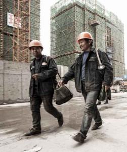 迎五四、青公益，致敬一線(xiàn)勞動(dòng)者！今天我是房總青年志愿者