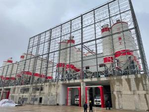 今天，PC構件配套混凝土攪拌站首次出料